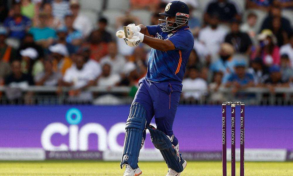 After a deadly car accident, Rishabh Pant bats for the first time.